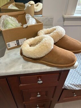 BearPaw Women's Chestnut Shearling-Lined Slippers